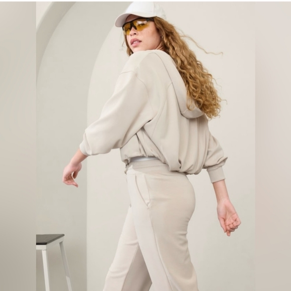 Athleta NWT Beige Seasoft Bubble Hem Full-zip Size Small - Picture 2 of 10